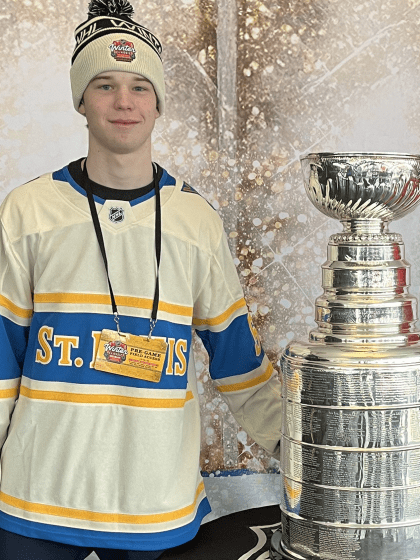 向两翼传中 向两翼传中